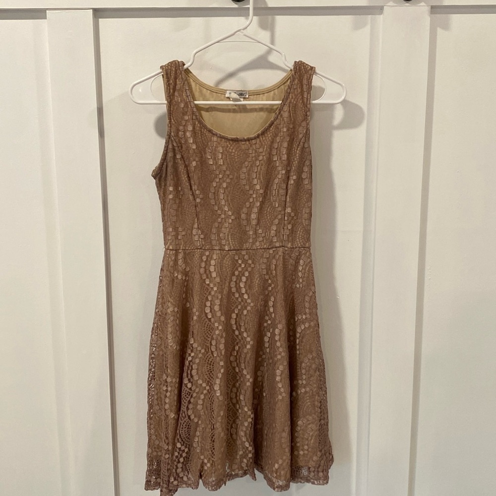 YELLOW STAR mocha lace sleeveless dress
